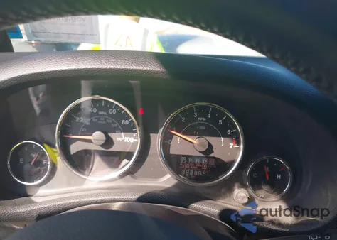 2013 Jeep Wrangler Unlimited Sahara z USA, uszkodzony, nr VIN 1C4BJWEG8DL514925